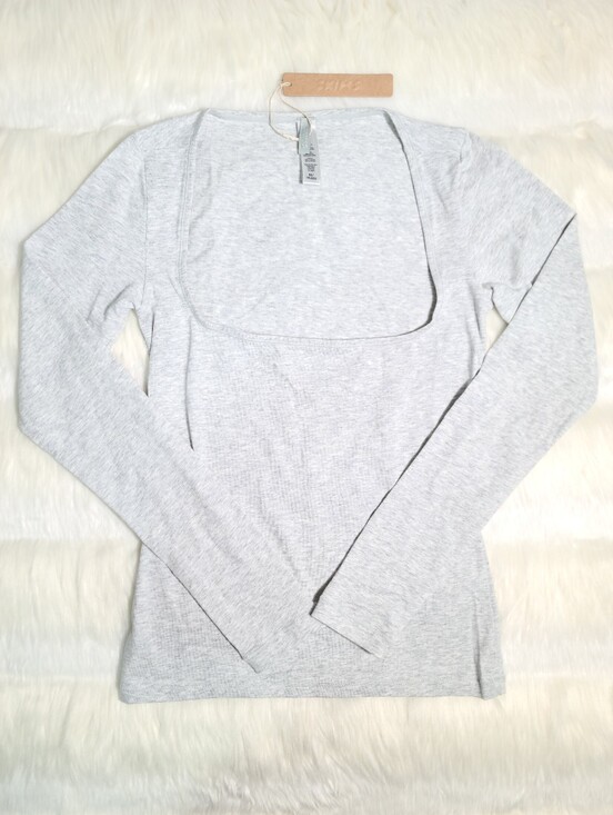 SKIMS Tops - SKIMS Cotton Jersey Scoop Neck Long Sleeve Top Light Heather Grey Women XS NEW